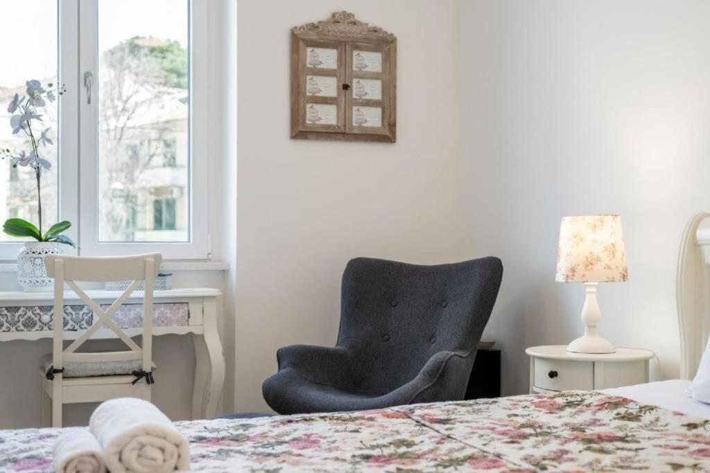 Apartments And Room Poesia Split Exterior foto